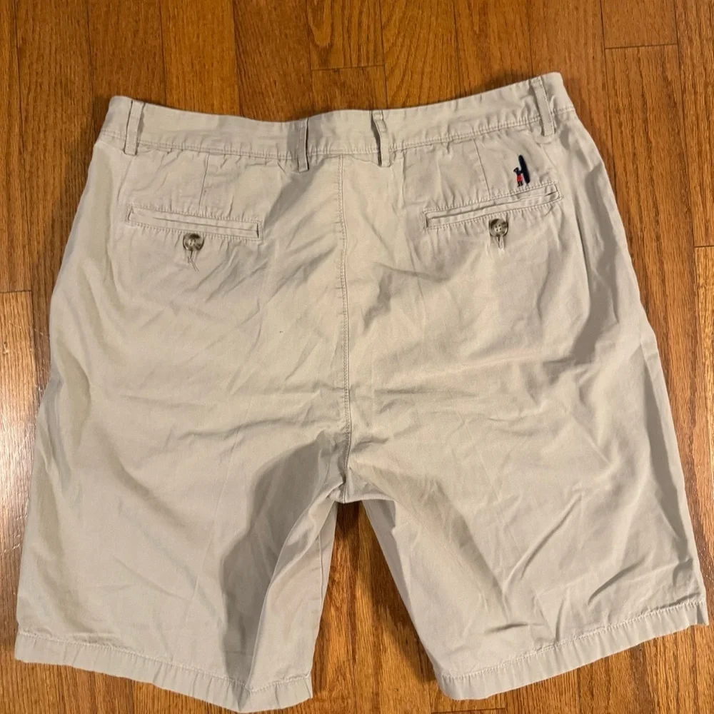 Johnnie-O Men's Tan Shorts Size 38